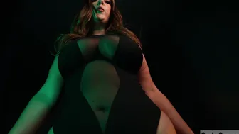 SashaCurves - Giantess Boss Battle Rematch