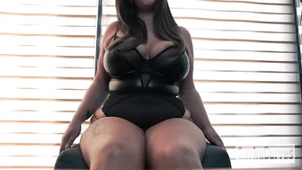 SashaCurves - The Vore Volunteer